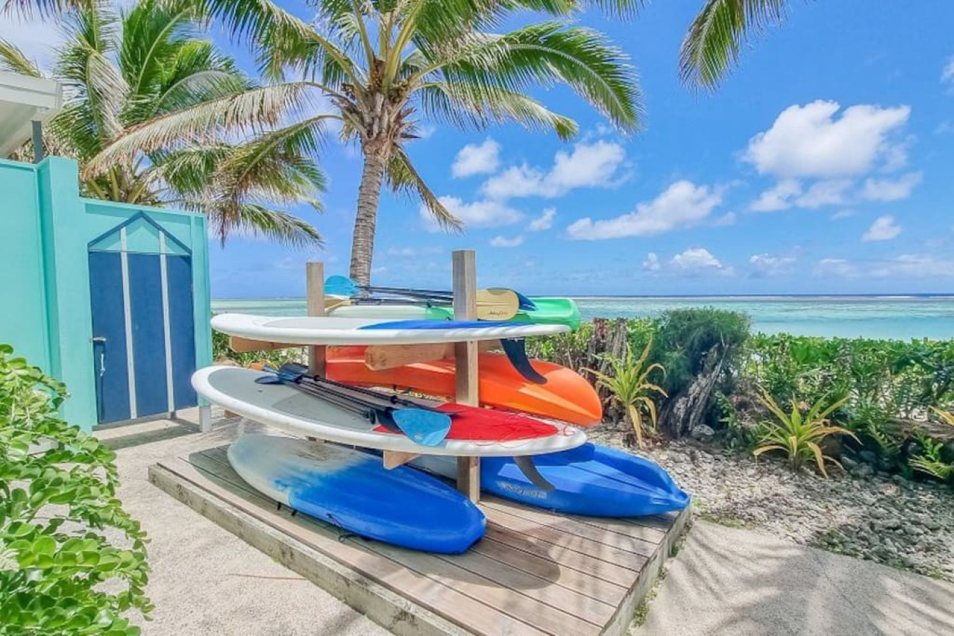 Beach Vibe Executive House — Beachfront, Titikaveka